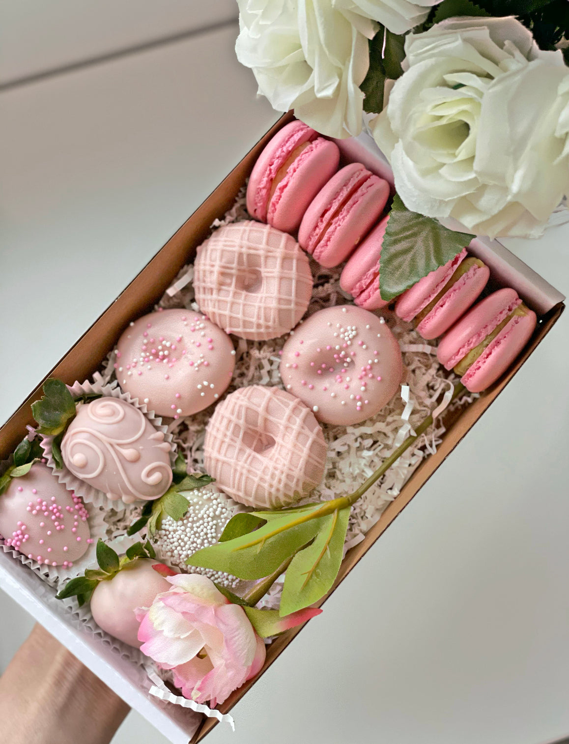 XOXO Dessert Box - Macaron Delights Sydney