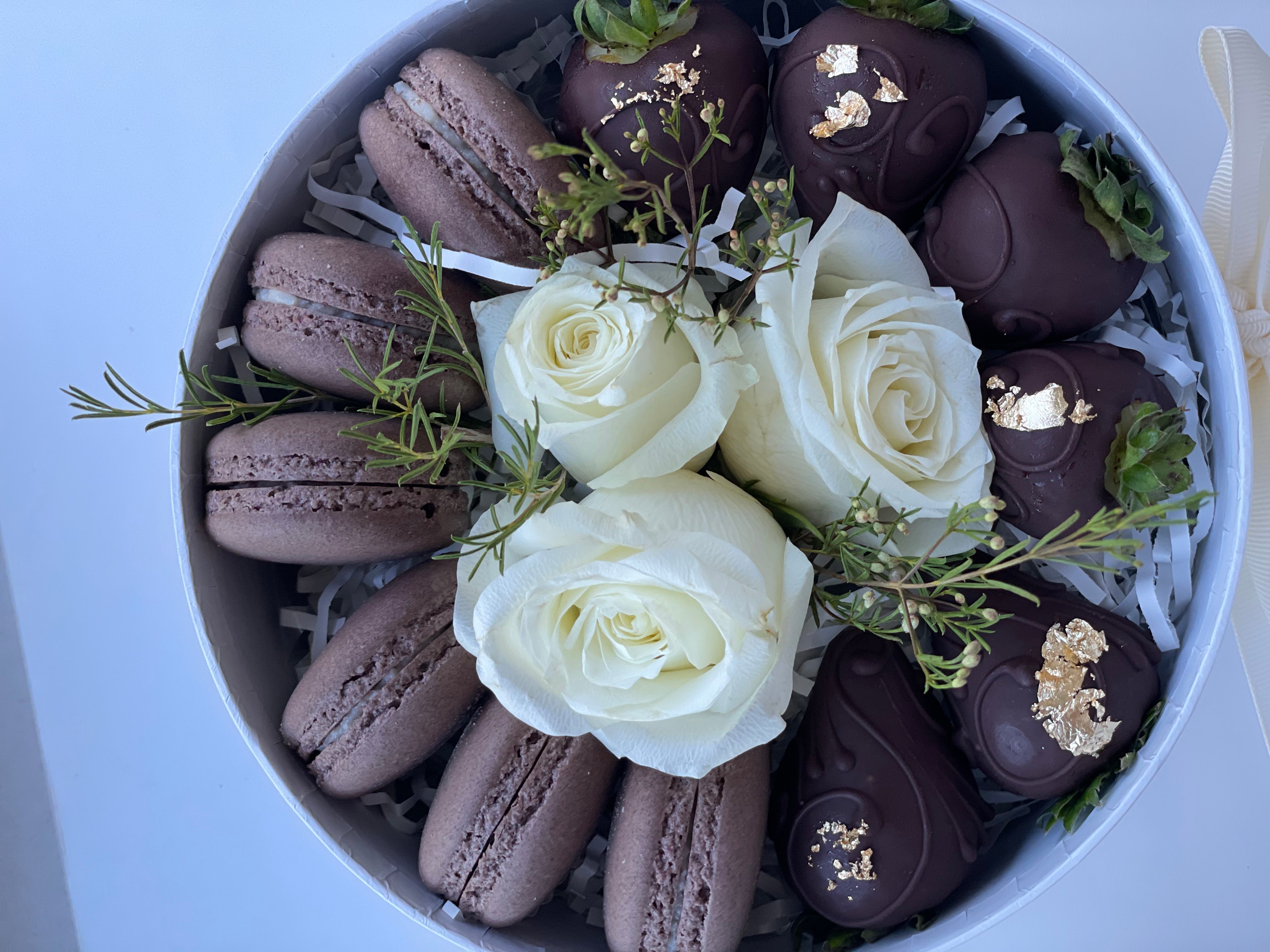 Petite Dessert & Floral Box .